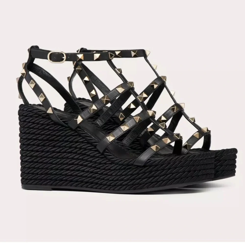 Valentino Garavani Rockstud NWOT ankle strap wedge sandal - Picture 5 of 16